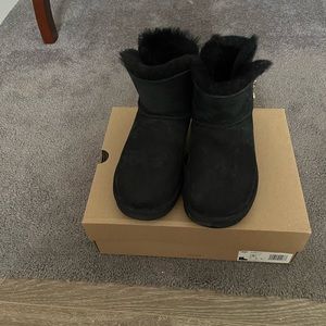 UGG BAILEY ZIP MINI WINTER BOOTS